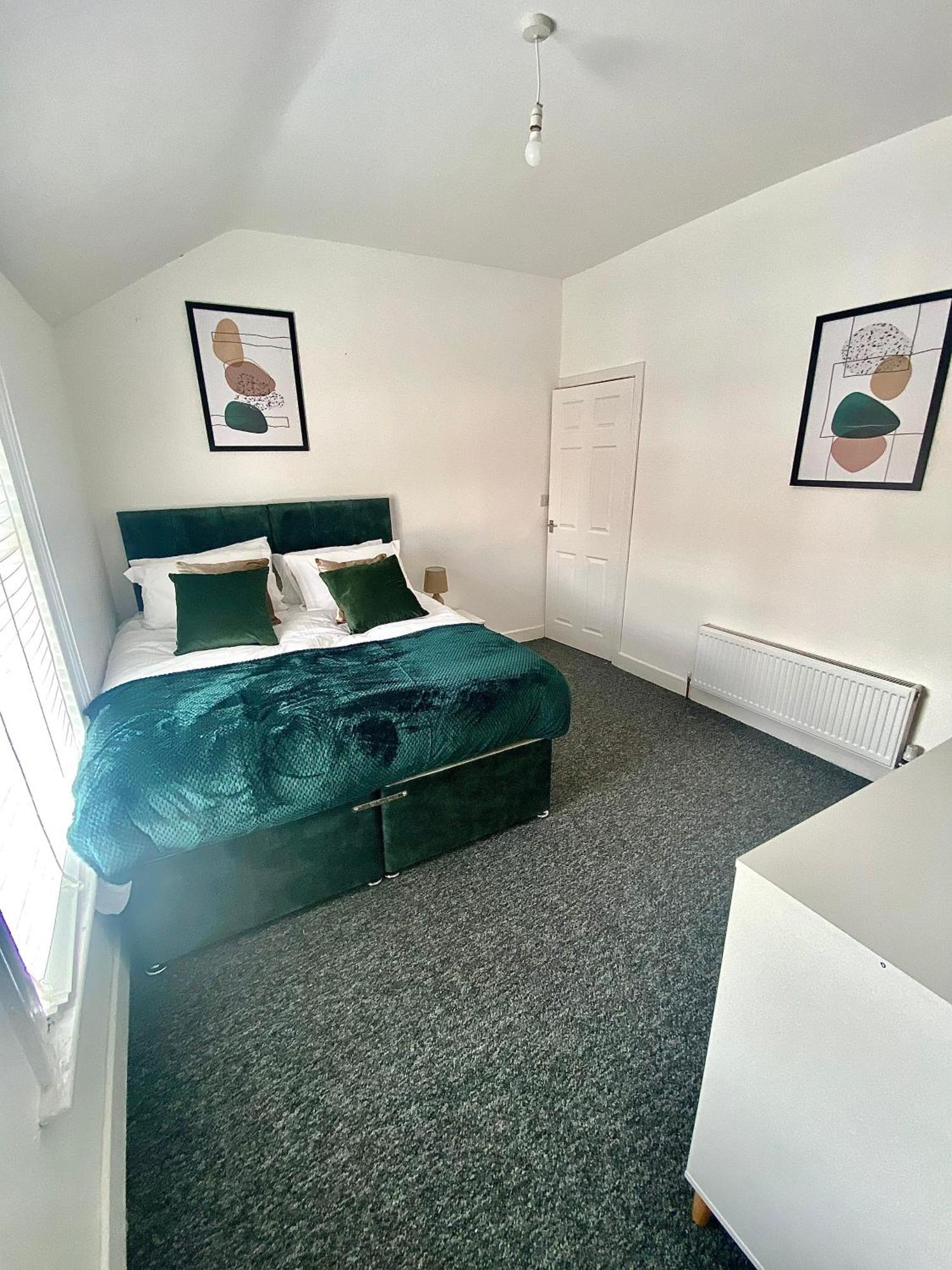 3-Bed Home From Home, Sleeps 6, Great For Contractors, Close To Gulliver'S Valley Theme Park, Free Parking, Hot Tub, Couple Retreat シェフィールド エクステリア 写真