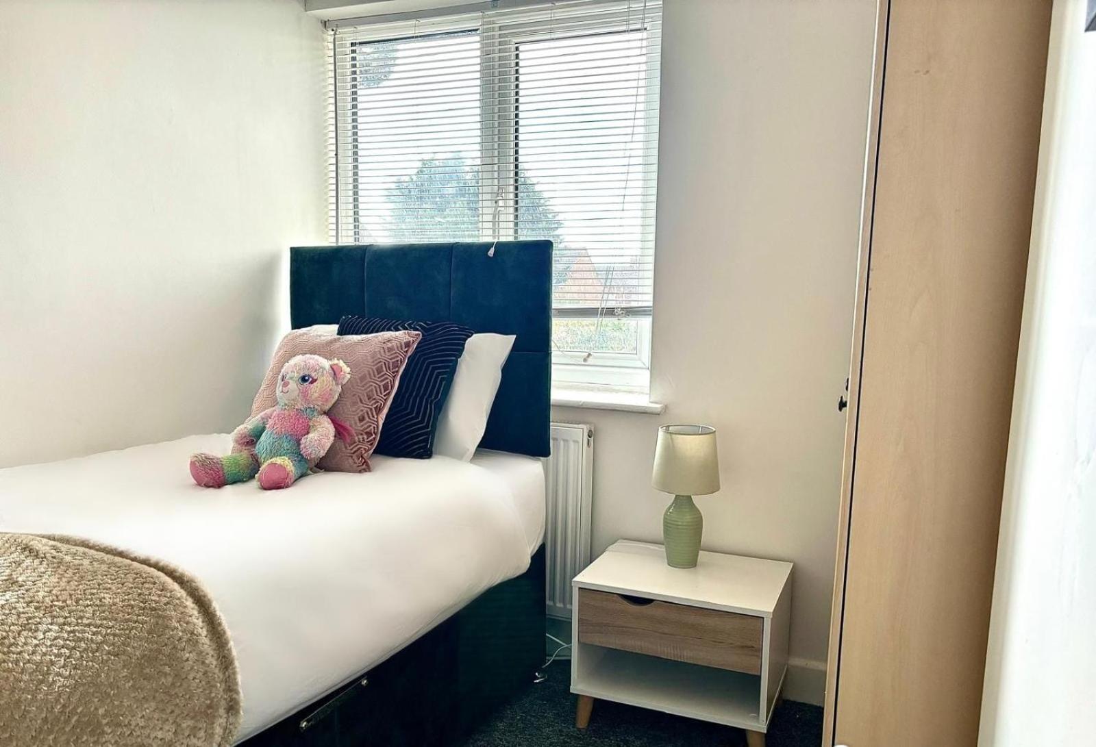 3-Bed Home From Home, Sleeps 6, Great For Contractors, Close To Gulliver'S Valley Theme Park, Free Parking, Hot Tub, Couple Retreat シェフィールド エクステリア 写真